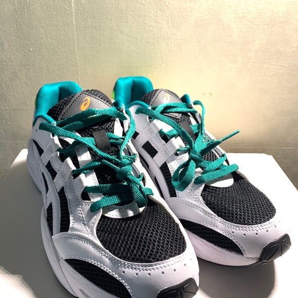 ASICS - Picture 8 of 13